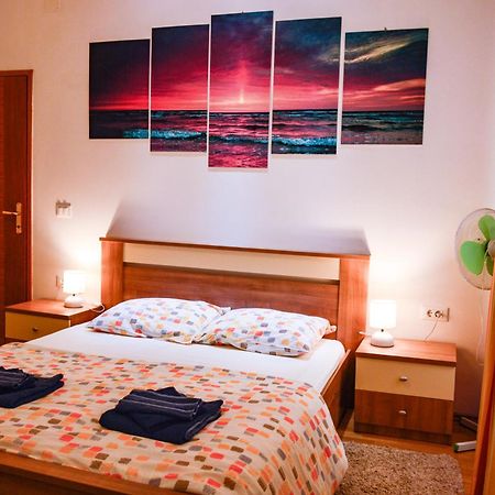 Charming Marine Style Apartment Cres Kültér fotó