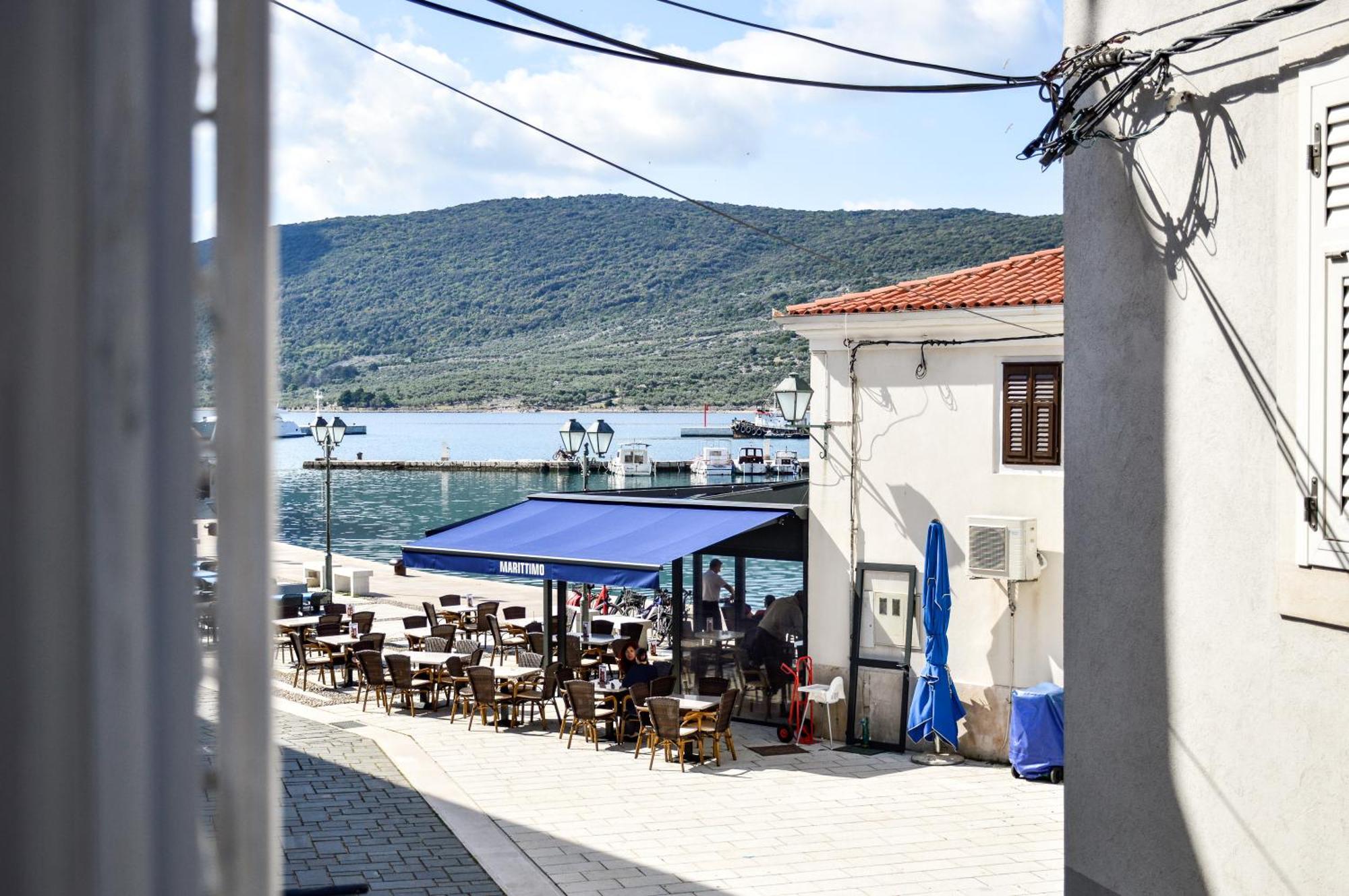 Charming Marine Style Apartment Cres Kültér fotó